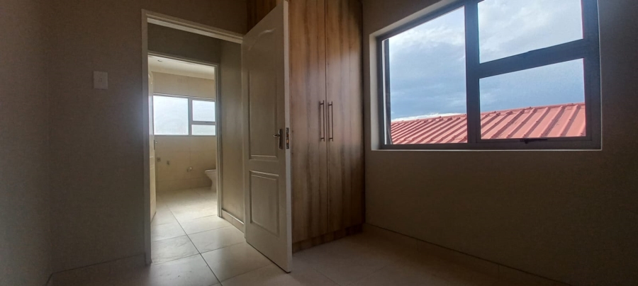 To Let 3 Bedroom Property for Rent in Surrey Estate Western Cape